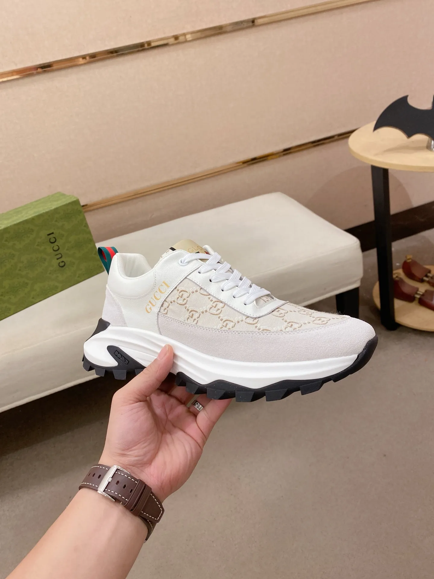 Men's clothing and shoes💰:462💰 (GUCCI) The latest model from the official website🎁🎁Casual and fashionable men's shoes👟, hot style💥The version is simple and elegant, exclusive for trendy men. The unique latest brand elements from the official website👑Original Gucci decoration, fashionable and generous, the fabric is original cowhide ✅Mesh breathable lining, the official website specifies wear-resistant casual outsole, the classic model is taken in kind at the counter🎬38-44 (can be customized for 45 non-refundable)